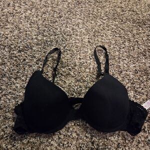 Candie's Black Lace-Trim Molded T-Shirt Bra